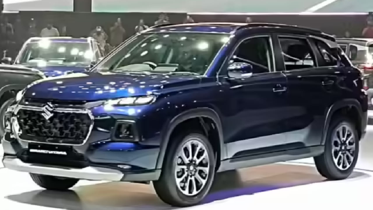 ग्रँड विटारामध्ये आधुनिक तंत्रज्ञानाची अनेक वैशिष्ट्ये देण्यात आली आहेत. त्यामध्ये 9-इंच टचस्क्रीन इन्फोटेनमेंट सिस्टम, डिजिटल ड्रायव्हर डिस्प्ले, पॅनोरामिक सनरूफ, एम्बिएंट लायटिंग, वायरलेस फोन चार्जर, व्हेंटिलेटेड फ्रंट सीट्स आणि हेड-अप डिस्प्ले.