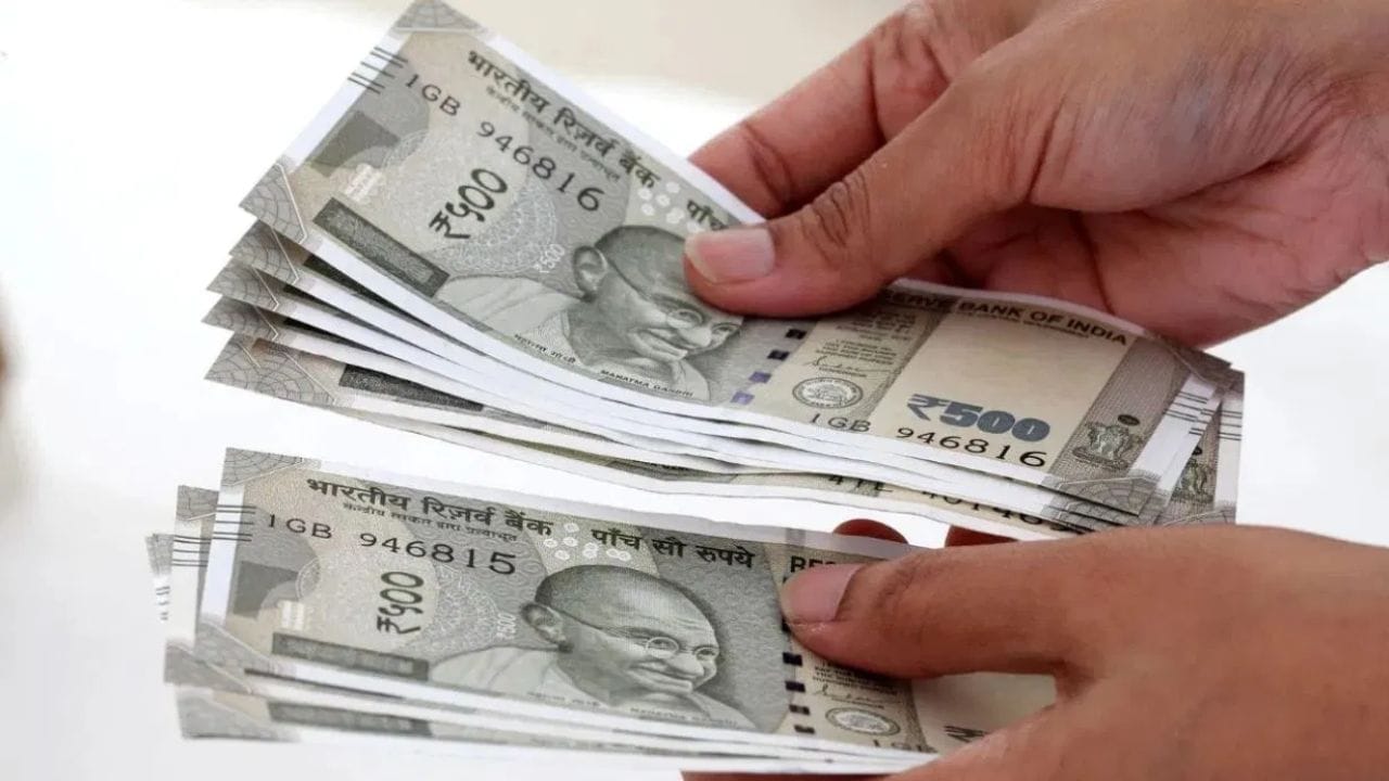 1 एप्रिलपासून बदलणार हे दहा नियम, ग्राहकांचा खिसा होणार खाली 1 एप्रिलपासून बदलणार हे दहा नियम, ग्राहकांचा खिसा होणार खाली