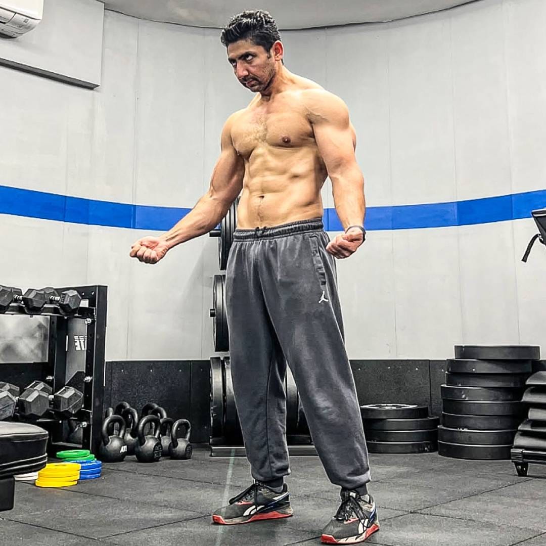 15 वर्षांच्या संघर्षानंतर मुस्तफाला अभिनेता हृतिक रोशनचा पर्सनल ट्रेनर बनण्याची संधी मिळाली. त्याचा हा प्रवास अनेकांसाठी प्रेरणादायी आहे. या प्रवासाबद्दल त्याने एका पॉडकास्ट मुलाखतीत खुलासा केला होता.