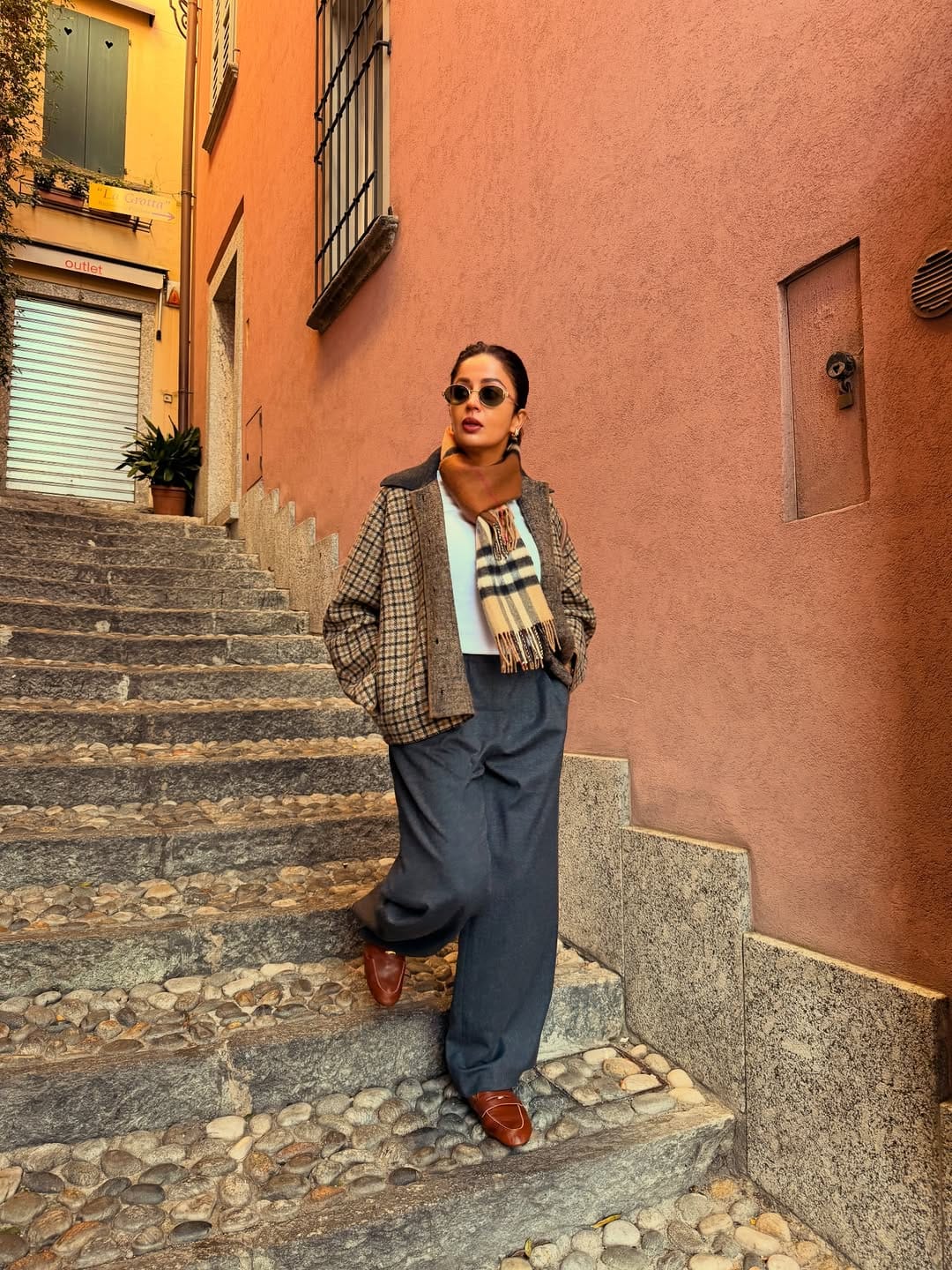 दरम्यान, आई होण्याचा निर्णय महिलेने स्वत: घ्यायला हवा, असंही नेहा पेंडसेनं म्हटलं आहे. तिच्या या भूमिकेनंतर सोशल मीडियावर वेगवेगळी मतं व्यक्त केली जात आहेत. तिच्या तिघी या चित्रपटाचीही सगळीकडे चर्चा आहे.  