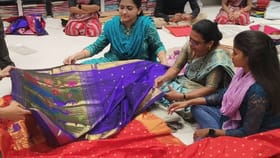 इराण-अमेरिका युद्धाची झळ येवल्यातील पैठणीपर्यंत; का महागल्या साड्या?.