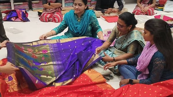 महाराष्ट्राची शान आणि पैठणीची राजधानी म्हणून ओळख असलेल्या येवला शहराची पैठणी आज जागतिक स्तरावर आपला ठसा उमटवून आहे. मात्र, गेल्या काही दिवसांपासून सोन्या-चांदीच्या दरात होणारी सातत्यपूर्ण वाढ आता थेट या 'महावस्त्राच्या' किमतीवर परिणाम करत आहे.
