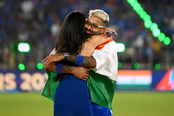 टीम इंडिया आणि मुंबई इंडियन्सचा कॅप्टन स्टार ऑलराऊंडर हार्दिक पंड्या पुन्हा एकदा चर्चेमध्ये आहे. यावेळी मात्र वेगळं कारण आहे. महागडी लाइफस्टाइल आणि वादांमध्ये हार्दिक पंड्याच्या व्यक्तीमत्वाचा असा एक पैलू समोर आलाय, ज्याने सर्वांना चक्रावून सोडलं आहे.