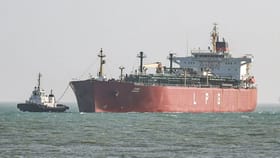 इंधनाची चिंता मिटणार! 2 पेट्रोलियम जहाजे भारताकडे रवाना....