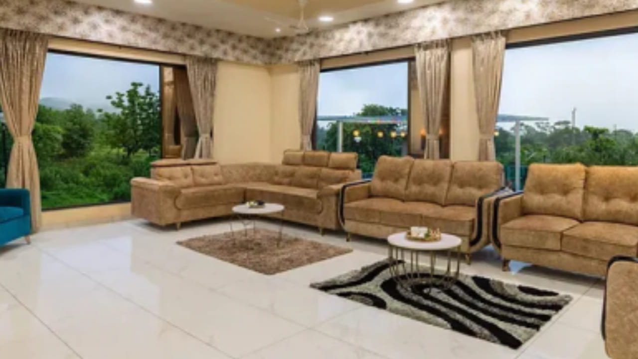 जर तुम्हाला देखील आपल्या कुटुंबासोबत किंवा मित्र-मैत्रिणींसोबत अशा ठिकाणी मस्ती करायची असेल तर प्राजक्ताचं फार्महाऊस तुमच्यासाठी फायदेशीर ठरू शकते. 