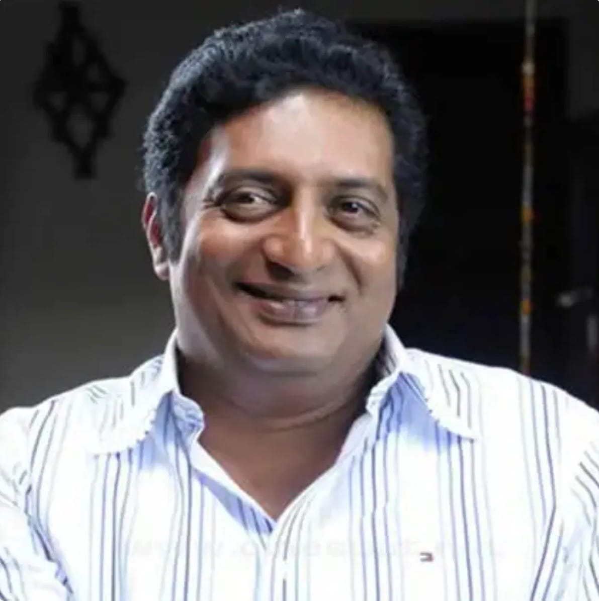 फिल्म इंडस्ट्रीत एकाहून एक अभिनेते आहेत, मग बॉलीवूड असो की साऊथ फिल्म इंडस्ट्री अनेक अभिनेत्यांनी भारताचे नाव जगभरात गाजवले आहे. या यादीत दिलीप कुमार ते सलमान खान आणि आमीर खान तसेच शाहुरुख खान यांचा समावेश आहे. परंतू सर्वाधिक नॅशनल पुरस्कार कोणाला मिळाले आहेत हे तुम्हाला माहिती आहेत का ?