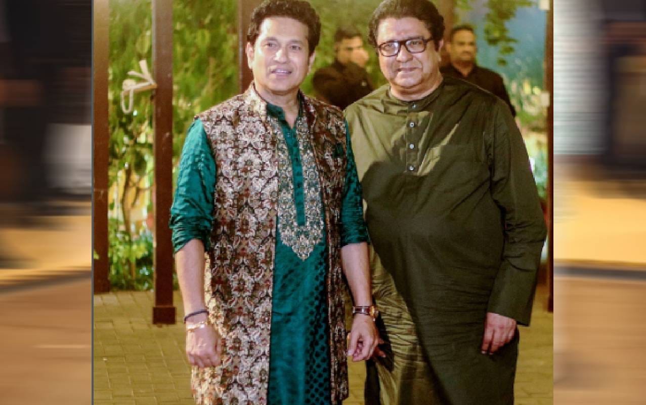 मनसे अध्यक्ष राज ठाकरे यांनीही सचिनच्या लेकाला हजेरी लावली. सचिन व राज ठाकरेंचा फोटो खूप व्हायरल झाला.