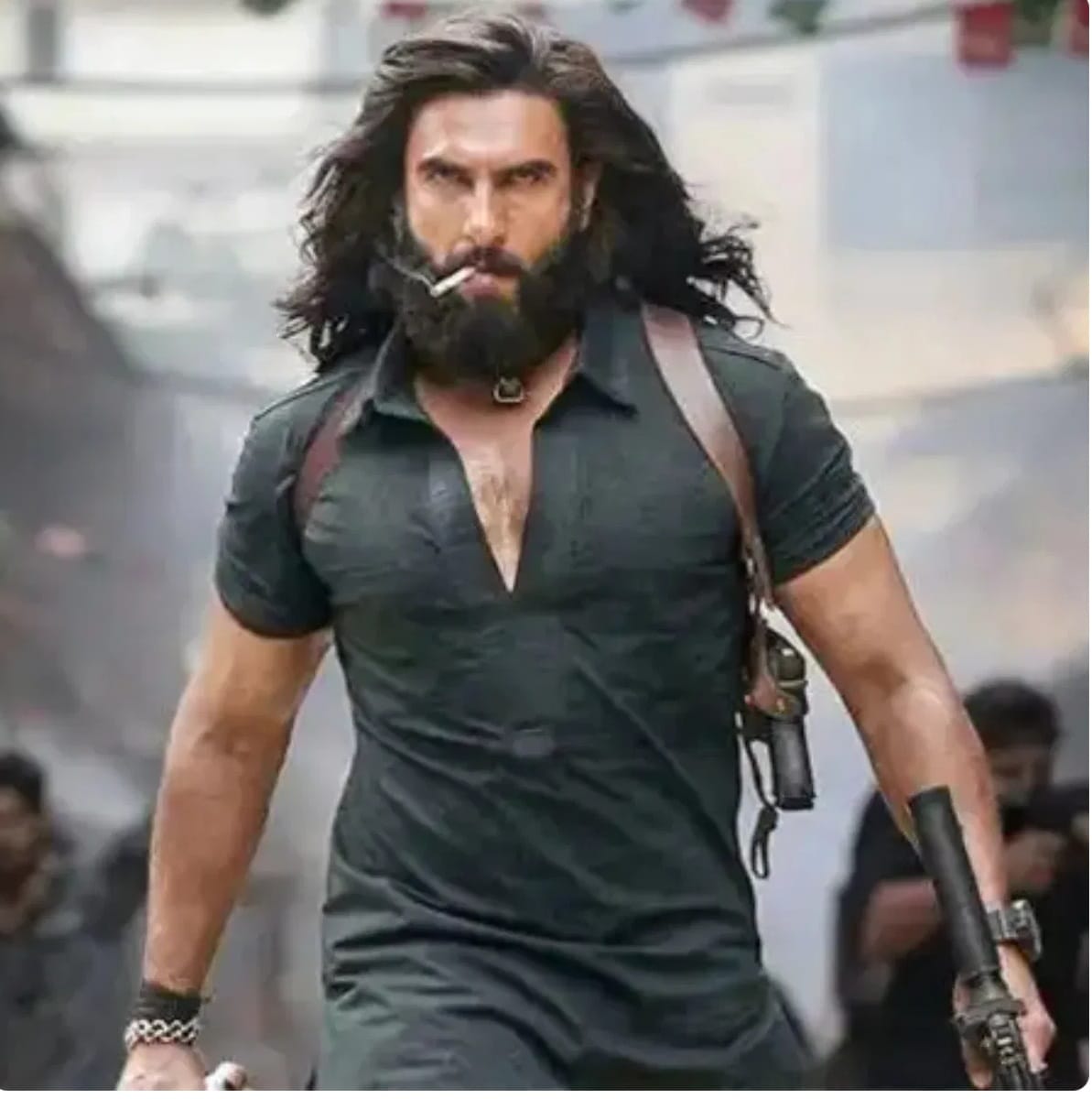 आता साल २०२६ मध्ये रणवीर सिंह याचा धुरंधर - २ रिव्हेन्ज सिनेमागृहात बक्कळ कमाई करत आहे. सिनेमा लोकांना आवडत असून आठ दिवसात कलेक्शन १००० कोटी रुपये झाले आहे. आतापर्यंत या सिनेमाने १०८८ कोटींची कमाई केली आहे. आता हा चित्रपट आणखी किती कमाईचे रेकॉर्ड करतो हे पाहावे लागेल.