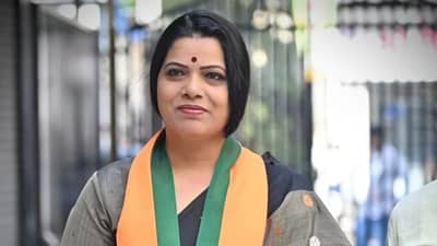 लाल दिवा, महागडं घड्याळ आणि आता थेट... मुंबईच्या महापौर रितू तावडे पुन्हा चर्चेत