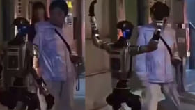 वृद्ध महिलेला धमकावणाऱ्या रोबोटला पोलिसांकडून अटक? सत्य जाणून घ्या.