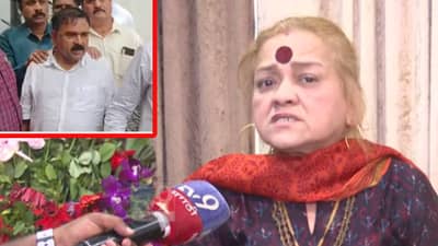 Ashok Kharat Scandal : 250 अश्लील व्हिडिओ, योनी पूजन... भोंदूबाबा खरातच्या दरबारात भयानक, किळसवाणे प्रकार; महिला नेत्याच्या गौप्यस्फोटाने खळबळ