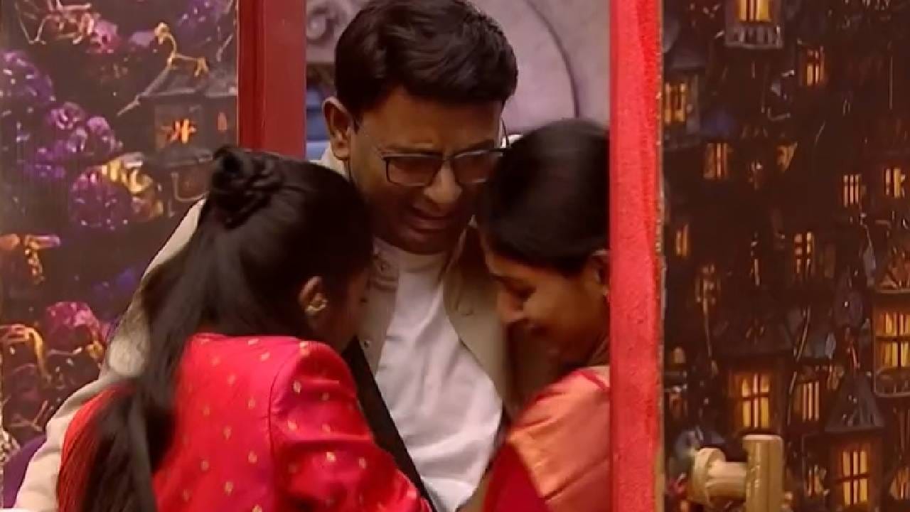 मात्र हाच व्हिडीओ  पाहून अनेकांनी सागरला ट्रोल केलं  आहे. त्याचं ओरडणं, रडण पाहून नेटीजन्सनी विविध कमेंटस करत सागरची शाळा घेतली, त्याला बरंच सुनावलं.  किती ओव्हर acting करायची 😂😂 प्रत्येक वेळी 😂😂 नॉर्मल एक दिवस राहिला नाही 😂😂 अशी कमेंट या प्रोमोवर एकाने केली आहे. तर सागर किती ओव्हर ॲक्टिंग करतो,  कॉमेडी शो नाहीये हा, असं आणखी एकाने लिहीलं आहे. 