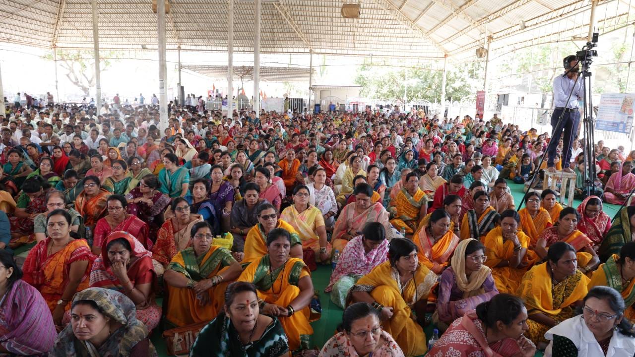 ही मालिकेतील सर्व कलाकारांसाठी अभिमानाची गोष्ट होती. या भव्य उपक्रमात परब कुटुंबातील पमा, सुभाष आणि त्यांच्या चारही मुलींनी म्हणजेच मेघना एरंडे जोशी, सुहास शिरसाट, चिन्मयी साळवी, श्वेता गायकवाड, जुई गोगरी, रुची नेरुरकर या कलाकारांनी सहभाग घेतला होता. 
