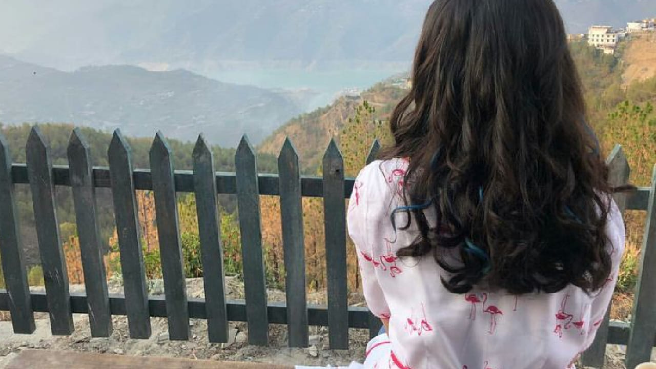 बॉलिवूडमधील प्रसिद्ध अभिनेत्री जिने 2024 मध्ये गाजवलं बॉक्स ऑफिस. कॉफी शॉपमध्ये केली नोकरी पण अभिनय क्षेत्रात येताच एका रात्रीत बनली सुपरस्टार. आज साजरा करतेय 39 वा वाढदिवस.