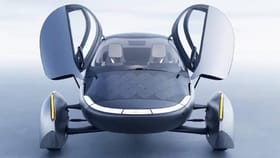 ना पेट्रोलची कटकट, ना चार्जिंगची झंझट, तरी रस्त्यावर सुस्साट धावते कार.