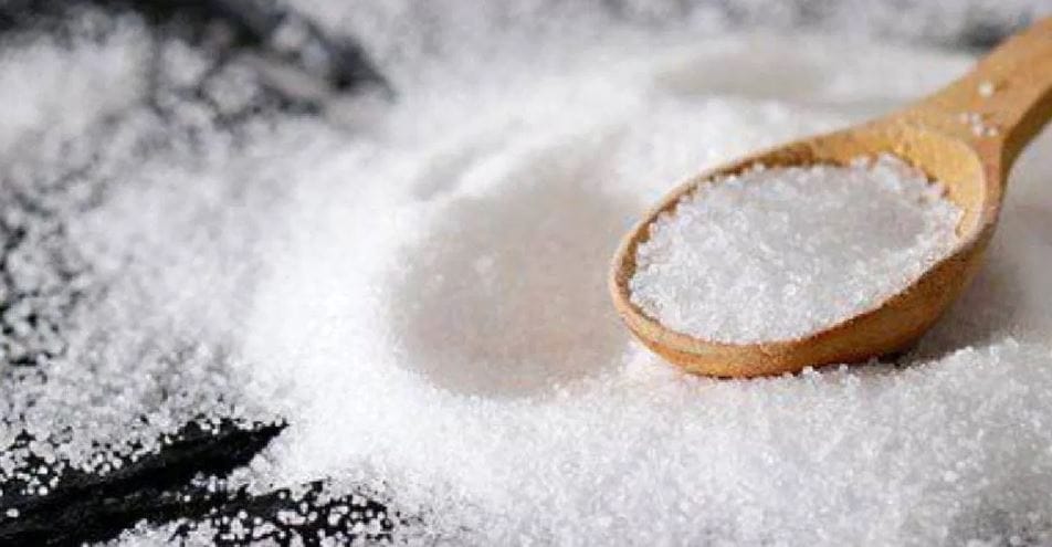 तुमच्या आहारातून सलग दहा दिवस साखर हटवल्यास शरीरात अनेक बदल जाणवतात. साखर खाल्ल्यास मेंदुतील डोपामाईन रिलिज होते. त्यामुळे साखर बंद केल्यास तुम्हाला सुरुवातीला अवस्थ वाटू शकते.