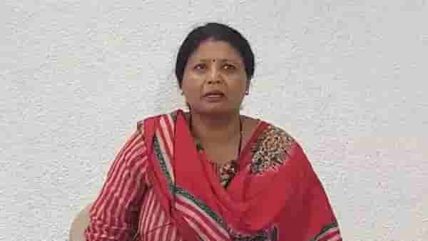 रुपाली चाकणकर यांच्यावर अटकेची टांगती तलवार ? काय म्हणाल्या सुषमा अंधारे ?
