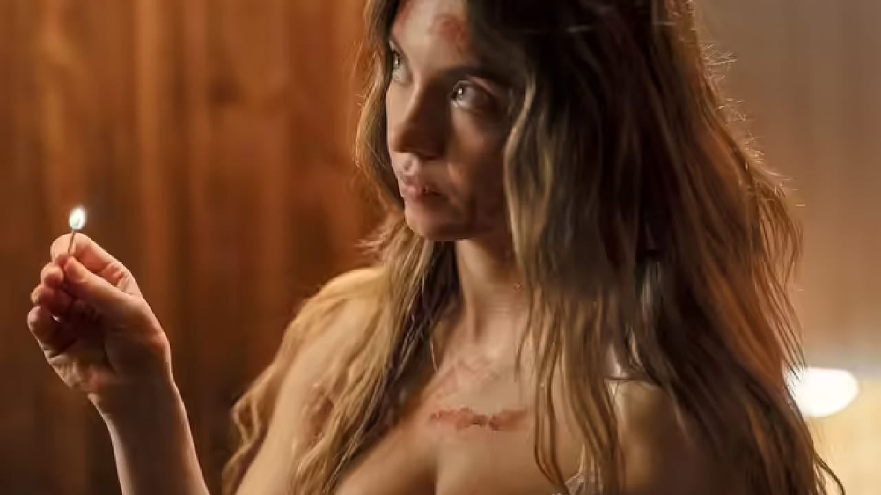 हा चित्रपट डिसेंबर 2025 मध्ये थिएटरमध्ये रिलीज झाला होता आणि जगभरात त्याने मोठी कमाई करत प्रेक्षकांचे लक्ष वेधून घेतले. या चित्रपटाची कथा Freida McFadden यांच्या 2022 च्या कादंबरीवर आधारित आहे.