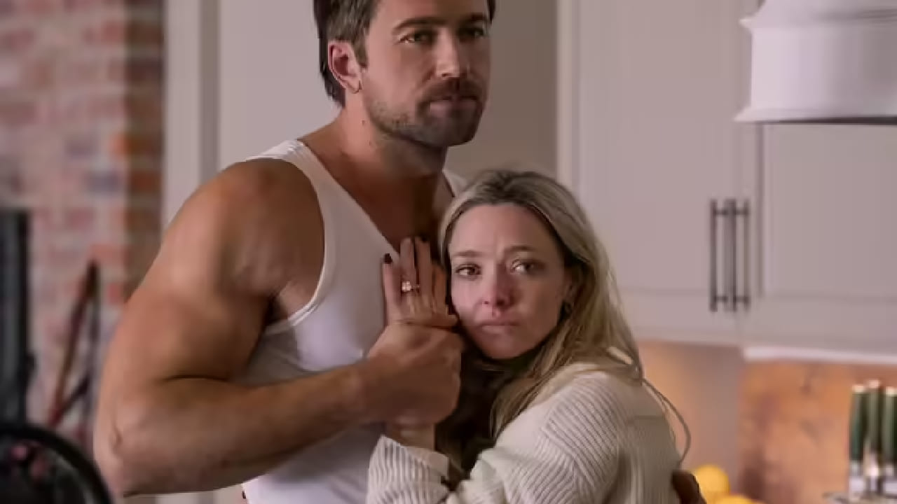 नीनावर मानसिक आजाराचे आरोप, मुलीला मारण्याचा प्रयत्न आणि आत्महत्येचा प्रयत्न अशा घटना उलगडत जातात. दुसरीकडे, मिली आणि नीनाचा पती अँड्र्यू यांच्यात जवळीक वाढते. मात्र नंतर उघड होते की अँड्र्यू अत्यंत क्रूर असून तो नीनावर मानसिक आणि शारीरिक अत्याचार करत असतो.