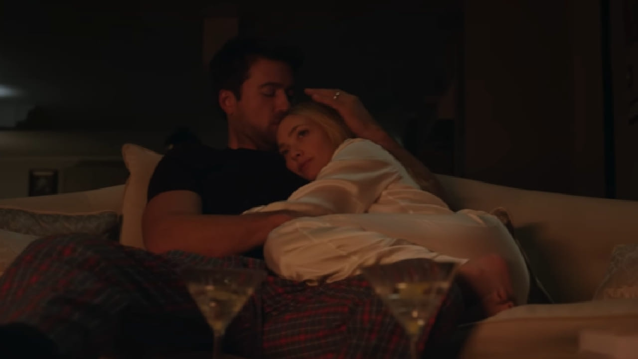 कथानकात मिली कॅलोवे (सिडनी स्वीनी) ही तरुणी हत्या प्रकरणात शिक्षा भोगल्यानंतर जामीनावर बाहेर येते आणि नीना विनचेस्टर (अमांडा सेफ्राइड) यांच्या घरी लिव-इन मेड म्हणून काम सुरू करते. सुरुवातीला सगळं सामान्य वाटत असलं तरी हळूहळू त्या कुटुंबातील भयानक आणि गूढ रहस्ये समोर येऊ लागतात.