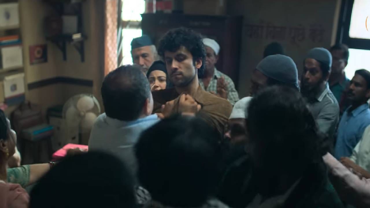 प्रोपेगेंडाचा आरोप होऊनही 'धुरंधर 2'ची छप्परफाड कमाई; मग 'या' चित्रपटाकडे प्रेक्षकांनी का फिरवली पाठ? प्रोपेगेंडाचा आरोप होऊनही 'धुरंधर 2'ची छप्परफाड कमाई; मग 'या' चित्रपटाकडे प्रेक्षकांनी का फिरवली पाठ?