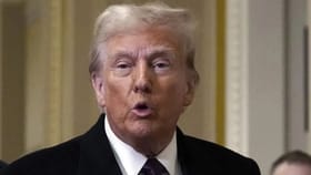 अमेरिका मोठ्या संकटात, डोनाल्ड ट्रम्प यांनी हात जोडले, डोळे झाकले...,.