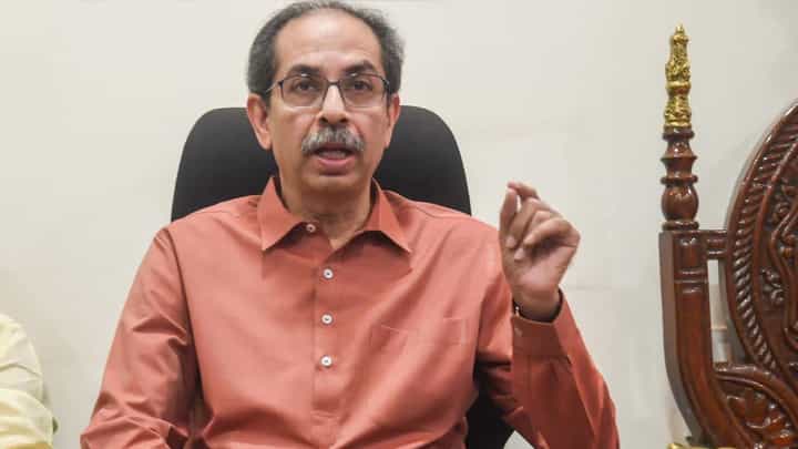 'रेड्याप्रमाणे लोकशाही कशी कापली जाते, हे त्यांच्या,'...काय म्हणाले उद्धव ठाकरे ? 'रेड्याप्रमाणे लोकशाही कशी कापली जाते, हे त्यांच्या,'...काय म्हणाले उद्धव ठाकरे ?