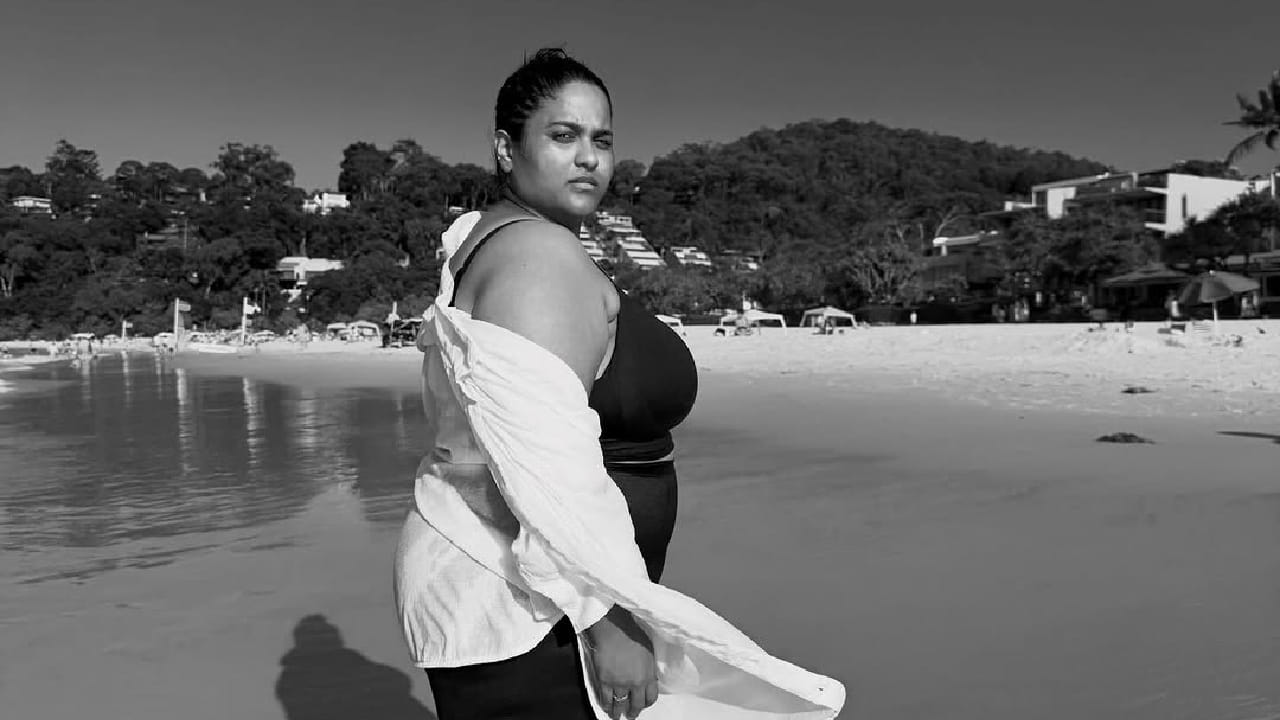 वनिता खरात याआधीही न्यूड फोटोशूटमुळे चर्चेत आली होती. त्या वेळीही तिला ट्रोलिंगचा सामना करावा लागला होता. वनिता खरातचा हा नवा लूक आणि तिचा आत्मविश्वास काहींना प्रेरणादायी वाटत आहे. 