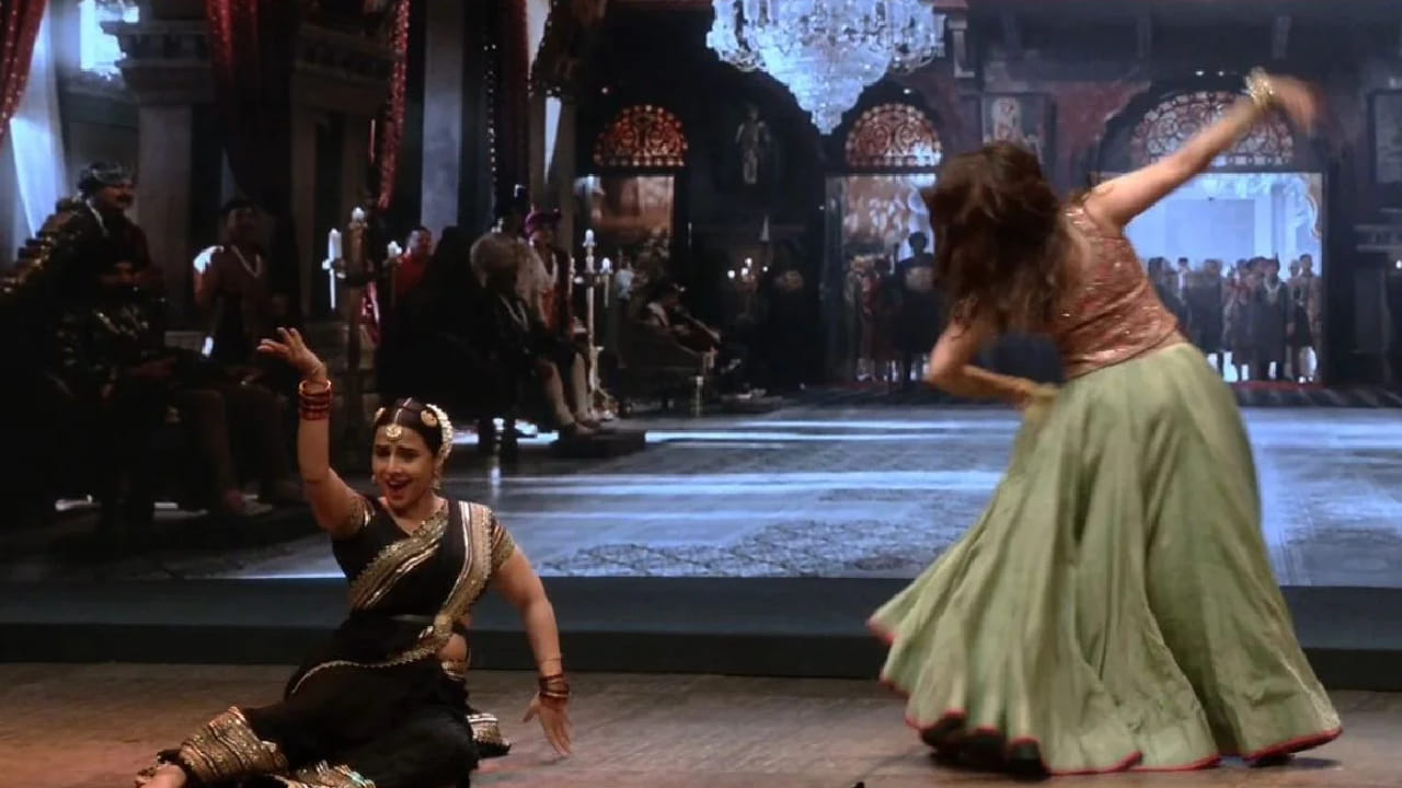 एका मुलाखतीत प्रियदर्शन यांनी सांगितले की, एक वेळ अशी होती की लोकांना वाटायचं, विद्या बालन डान्स करू शकत नाही. पण विद्याने यालाच एक मोठं आव्हान म्हणून स्वीकारलं. या गाण्यासाठी तिने तब्बल 35 ते 40 दिवस कठोर सराव केला.