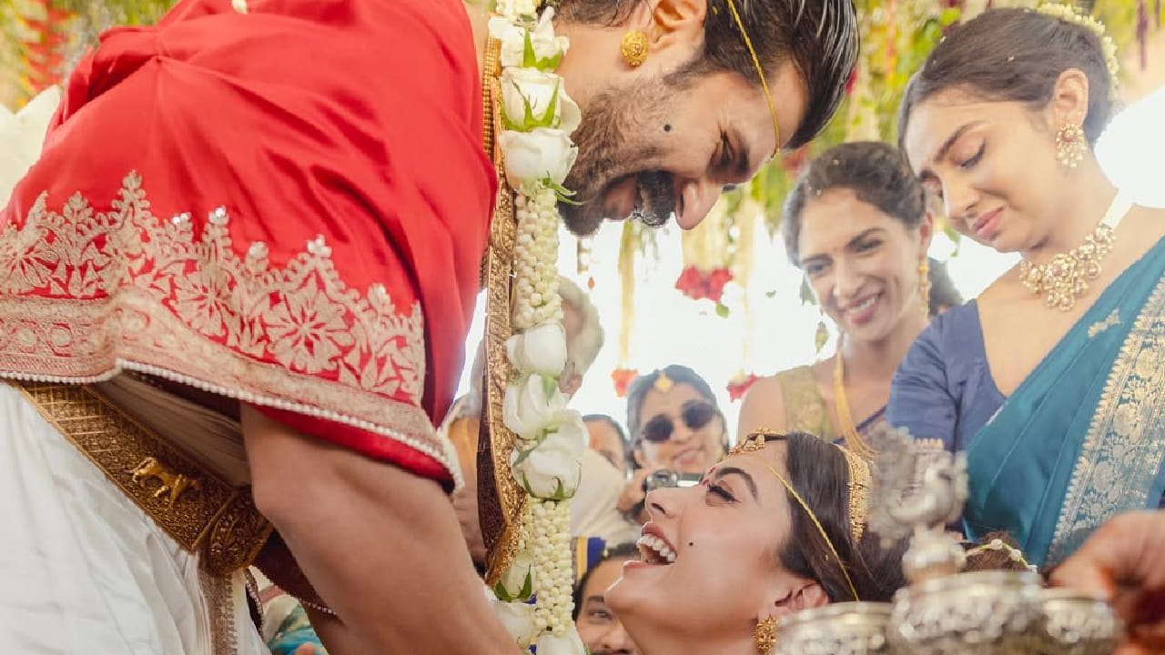 आपल्या गावी आणि तेथील विद्यार्थ्यांप्रती असलेली जबाबदारी त्याने यावेळी व्यक्त केली. बोर्ड परीक्षांची तयारी करणाऱ्या विद्यार्थ्यांना या शिष्यवृत्तीचा थेट फायदा होणार असल्याचे त्याने स्पष्ट केले. याच वर्षापासून ही योजना सुरू करण्यात येणार आहे.