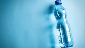 जिथं युद्ध भडकलं तिथं पाण्याची बॉटलची किंमत किती; वाचून धक्काच बसेल!.