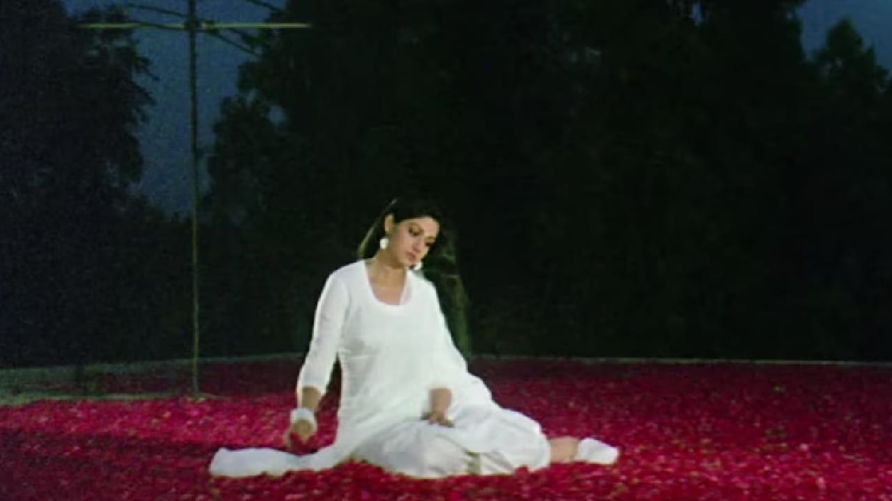 चित्रपटाचे दिग्दर्शन दिग्गज निर्माते-दिग्दर्शक यश चोपड़ा यांनी केले होते. तसेच यात वहीदा रहमान, सुषमा सेठ आणि अचला सचदेव यांच्याही महत्त्वाच्या भूमिका होत्या.