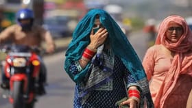 देशासह महाराष्ट्रात उष्णतेची लाट; जाणून घ्या टॉप 10 शहरांचं तापमान.