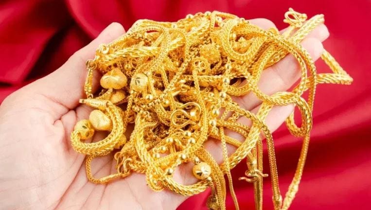 (टीप- वरच्या लेखात दिलेली माहिती ही प्राथमिक स्वरुपाची आहे. या लेखाच्या माध्यमातून गुंतवणूक करण्याचा सल्ला दिलेला नाही. कुठेही प्रत्यक्ष वा अप्रत्यक्ष गुंतवणूक करायची असेल किंवा कोणताही आर्थिक निर्णय घ्यायचा असेल तर त्या-त्या क्षेत्रातील तज्ज्ञांचा सल्ला जरूर घ्या)