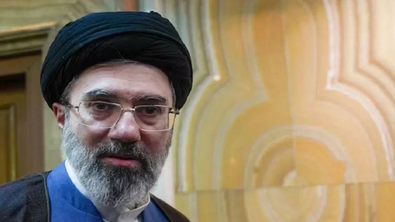  युरेनियम हे जेव्हा 60 टक्के शुद्ध  होते तेव्हा ते अणुबॉम्ब तयार करण्याच्या प्रक्रियेपासून अत्यंत जवळ असते, मात्र जोपर्यंत ते 90 टक्के शुद्ध होत नाही, तोपर्यंत त्याच्यापासून अणुबॉम्ब निर्माण केला जाऊ शकत नाही. आता हे पहाणं महत्त्वाचं ठरणार आहे की? इराण अमेरिकेला युरेनियम सोपवणार की नाही सोपवणार? 