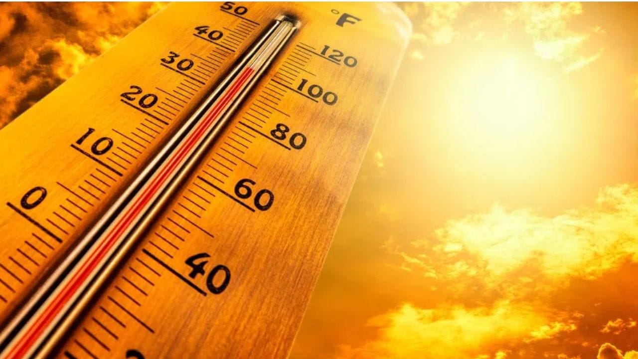 तर सातव्या क्रमाकांवर गुजरातमधील सुरेंद्रनगर हे शहर आहे. या शहरामध्ये 43.8 अंश सेल्सिअस एवढ्या तापमानाची नोंद झाली आहे. आठव्या क्रमाकांवर अहमदाबाद शहर असून इथे 43.8 अंश सेल्सिअस एवढ्या तापमानाची नोंद झाली आहे. तर नवव्या स्थानावर  नागपूर शहर असून दहावा क्रमांक मध्य प्रदेशमधील इंदोर या शहराचा आहे. इंदोरमध्ये 42.2 अंश सेल्सिअस एवढ्या तापमानाची नोंद झाली आहे.  