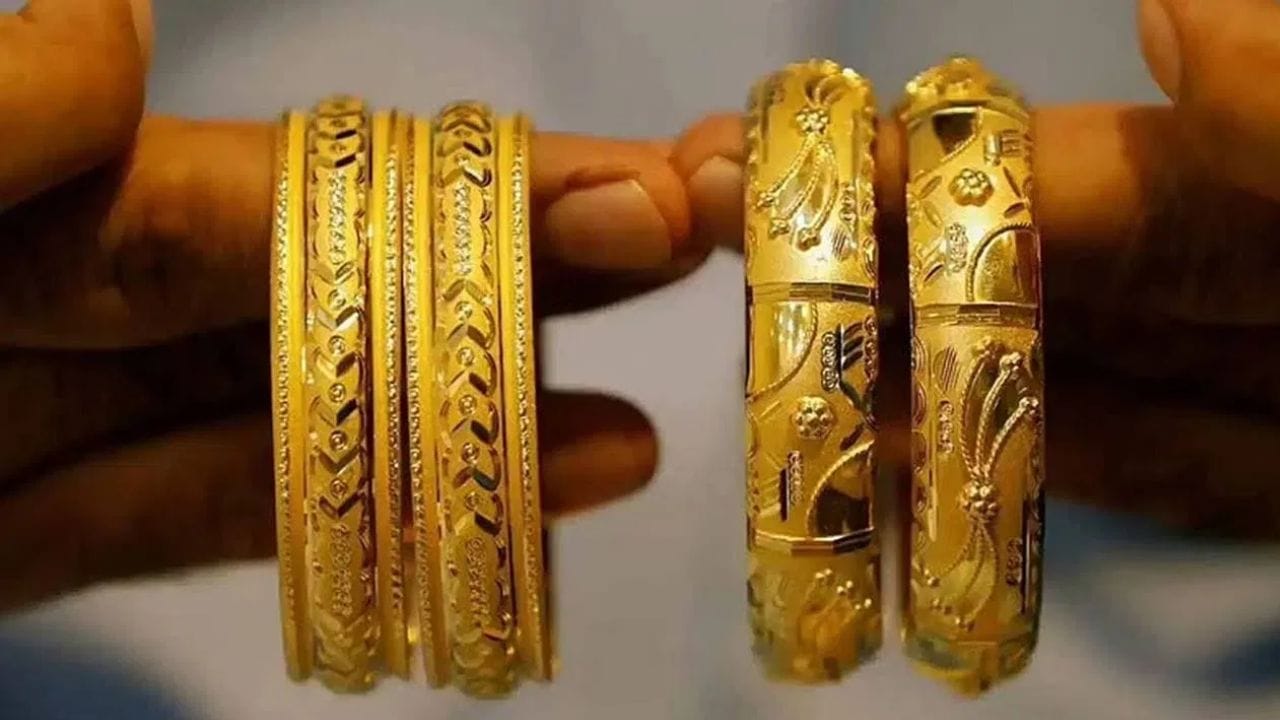 गेल्या वर्षभराच्या आकडेवारीवर जर नजर टाकली तर पोलंडने वर्षभरात 102 टनाची खरेदी केली आहे. यामुळे पोलंडच्या सुवर्णसाठ्यात मजबूत वाढ झाली आहे.