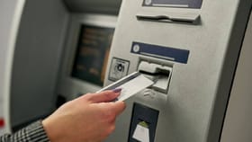 ATM चे नवे नियम, तुमच्या खिशावर थेट परिणाम, जाणून घ्या