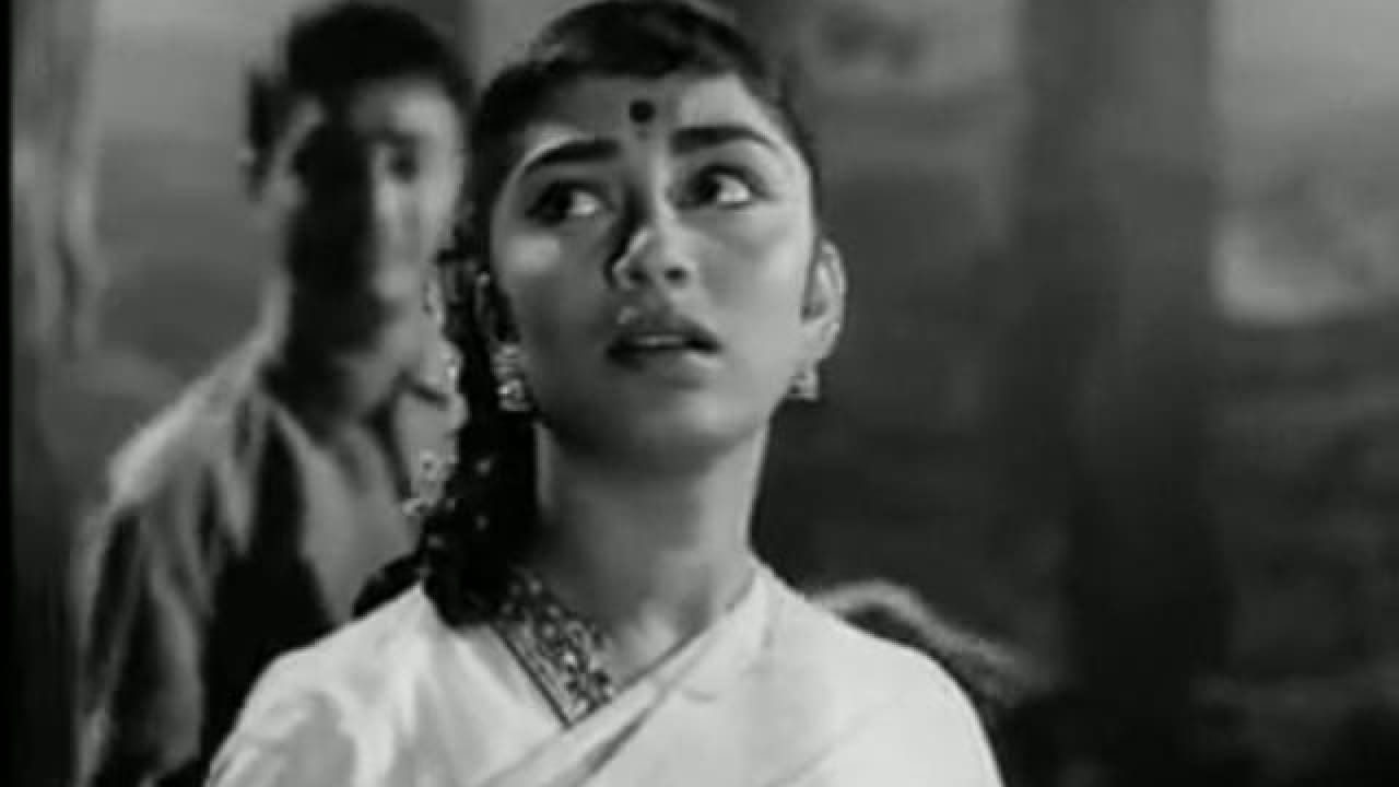 हे एक अत्यंत मधुर रोमँटिक गाणं आहे ज्यात जुदाईच्या आधीच्या कोमल भावना अतिशय नाजूकपणे मांडल्या आहेत. प्रेमातील ओढ न सोडण्याची विनंती आणि त्या क्षणातील भावनिक गोडवा या गाण्यातून प्रकर्षाने जाणवतो. हे गाणं प्रदर्शित होताच प्रचंड लोकप्रिय झालं आणि घराघरांत पोहोचलं. 