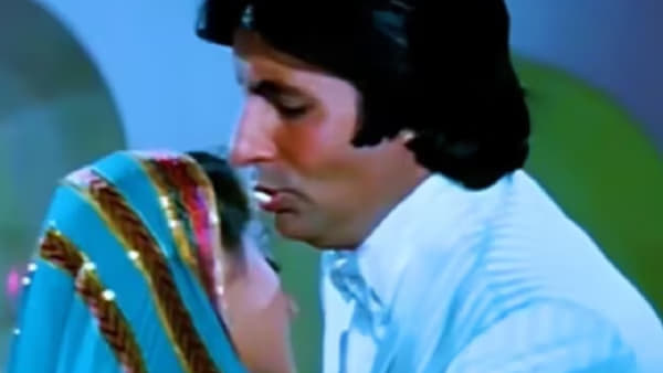पहिल्या चित्रपटासाठी 10 रुपये फी, नंतर बनली सर्वात जास्त मानधन घेणारी अभिनेत्री, बाप-मुलासोबत केलाय रोमान्स