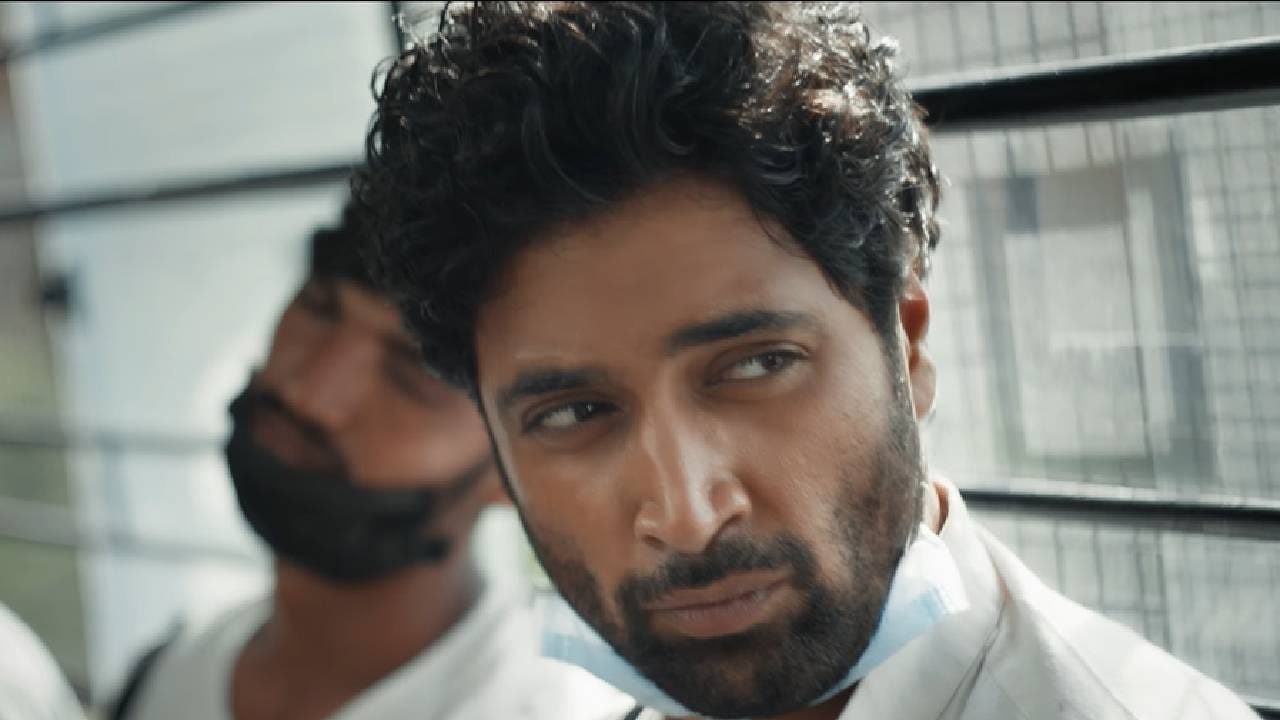 19 मार्च 2026 रोजी जगभरातील थिएटर्समध्ये प्रदर्शित झालेल्या 'धुरंधर: द रिव्हेंज' या चित्रपटाने बॉक्स ऑफिसवर छप्परफाड कमाई केली. प्रदर्शनानंतर बरेच दिवस या चित्रपटाला दुसऱ्या कोणत्याच चित्रपटाकडून टक्कर नव्हती. आता एका मराठी अभिनेत्रीचा चित्रपट थिएटरमध्ये प्रदर्शित झाला असून सोशल मीडियावर त्याचीच चर्चा होत आहे.