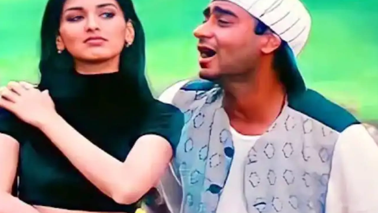 यानंतर त्यांनी अकेली ना बाजार जाया करो हे गाणे लिहिले आणि त्याला संगीतही दिले. या गाण्याला आवाज दिला होता प्रसिद्ध गायक उदित नारायण यांनी. चित्रपटात हे गाणे अजय देवगण आणि सोनाली बेंद्रे यांच्यावर चित्रित करण्यात आले होते. दोघांची केमिस्ट्री प्रेक्षकांना विशेष आवडली आणि गाणे मोठ्या प्रमाणात लोकप्रिय झाले.