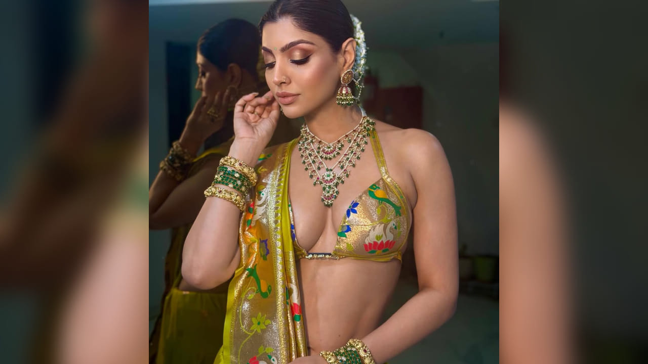 तिचा हा लूक प्रचंड ट्रोल झाला. ट्रोलिंगनंतर तिने यावर स्पष्टीकरण दिले. तिच्या मते, हा आउटफिट तिची वैयक्तिक निवड नव्हती तर डिझायनरचा विचार होता. ती म्हणाली, ही रोहित वर्मा यांचे क्रिएशन आहे. त्यांच्या टॅलेंटवर मला पूर्ण विश्वास आहे. त्यांनी हे डिझाइन विचारपूर्वक तयार केले असेल. एक कलाकार म्हणून मी त्यांच्या कामाचा आदर केला आणि आत्मविश्वासाने हा लूक कॅरी केला असं ती म्हणाली.