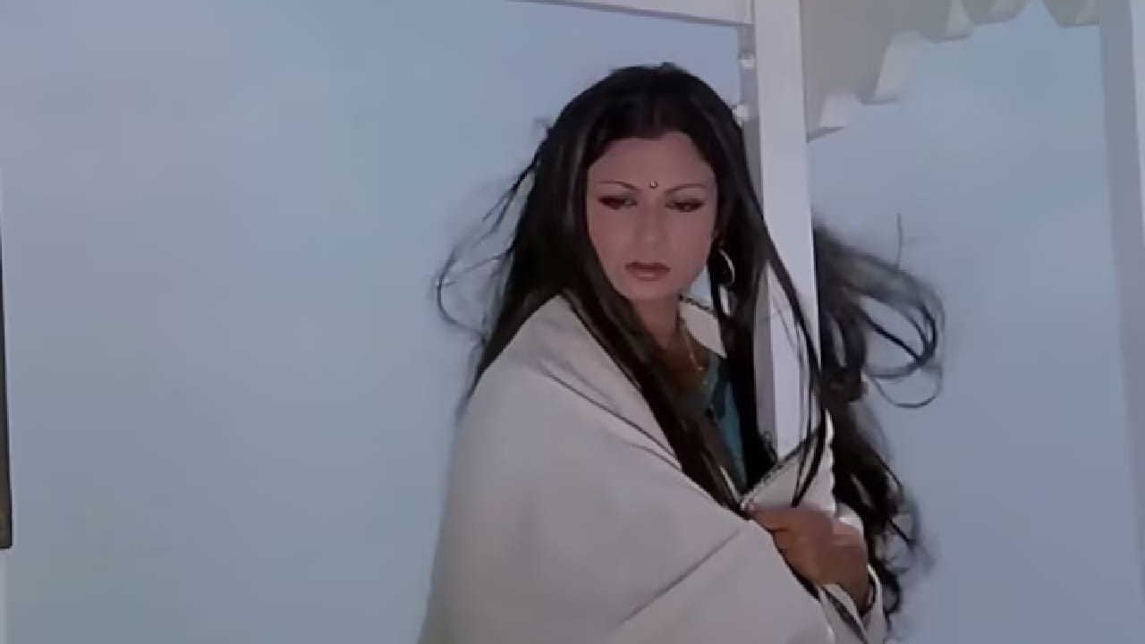 अशी गाणी ऐकल्यावर मनाला एक प्रकारचा दिलासा मिळतो आणि आपलं दुःख कुणीतरी समजून घेतंय, अशी जाणीव होते. याच संदर्भात आज आपण जवळपास 51 वर्षांपूर्वीचं एक अतिशय लोकप्रिय आणि भावनिक गाणं पाहणार आहोत. 