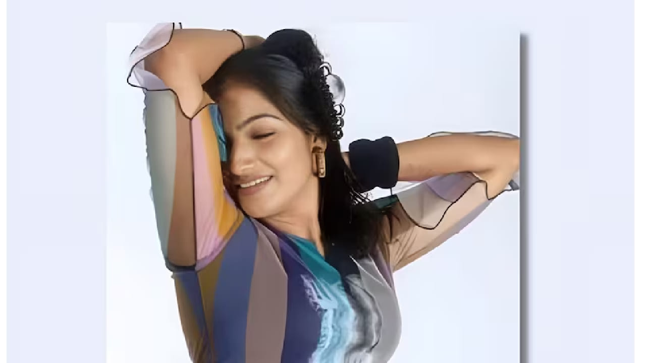 आज आपण साऊथ इंडस्ट्रीतील अशाच एका अभिनेत्रीबद्दल जाणून घेणार आहोत, जिने आपल्या बोल्ड भूमिकांमुळे प्रेक्षकांचे भरपूर मनोरंजन केले, पण तिला अपेक्षित यश कधीच मिळाले नाही. ही अभिनेत्री म्हणजे अनामिका प्रवालिका.