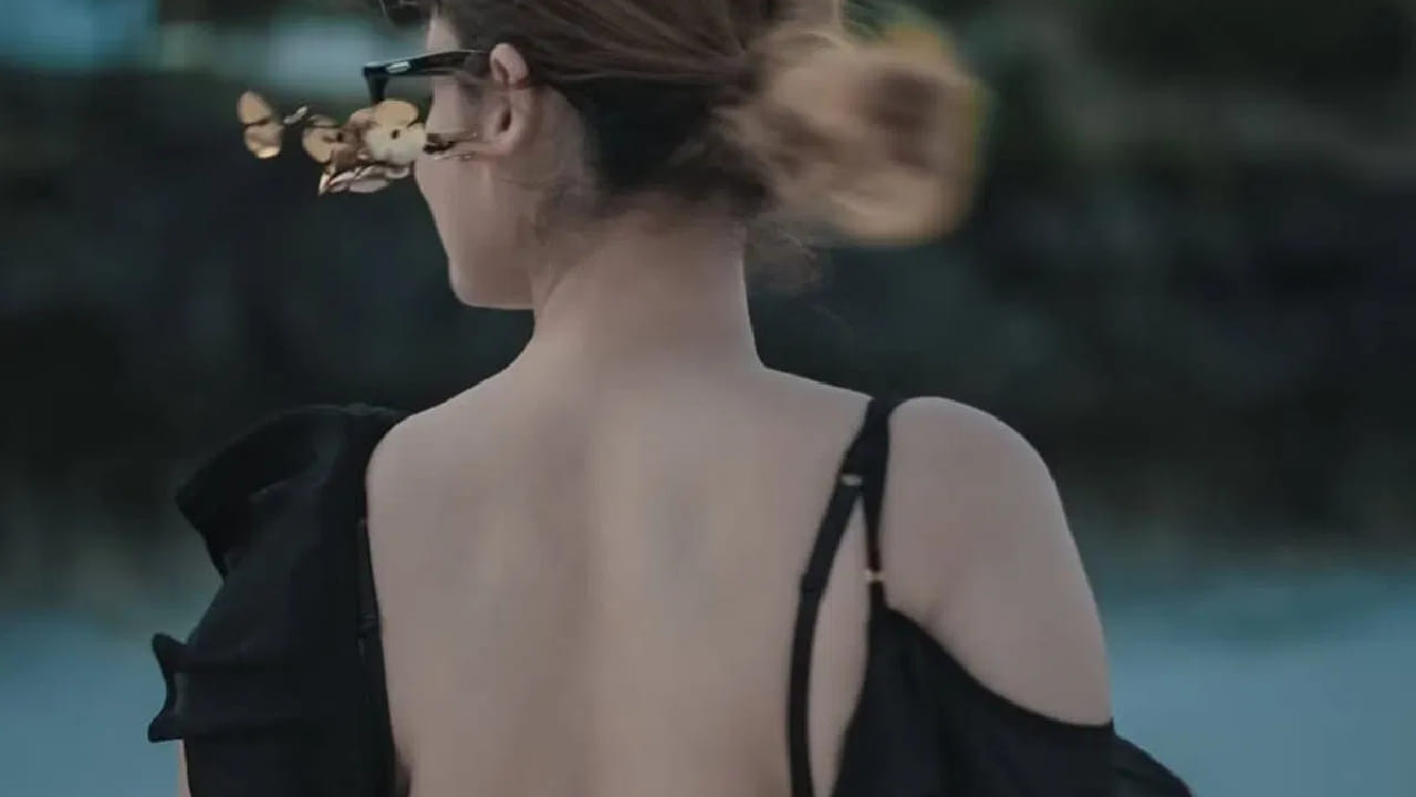 श्वेता तिवारीला टक्कर देणारी अभिनेत्री म्हणजे अंकिता लोखंडे. ‘पवित्र रिश्ता’ मालिकेत ‘अर्चना’च्या भूमिकेतून घराघरात पोहोचलेली अंकिता आजही तिच्या ग्लॅमर आणि फिटनेससाठी ओळखली जाते.