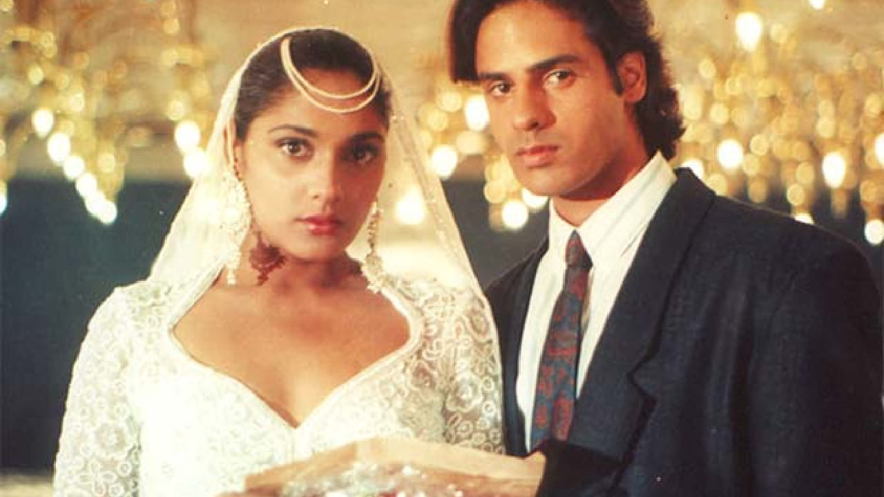 90 च्या दशकातील सौंदर्य क्वीन, पण आता ओळखणंही झालं कठीण, निर्माते पैशांची बॅग घेऊन जायचे तिच्या घरी