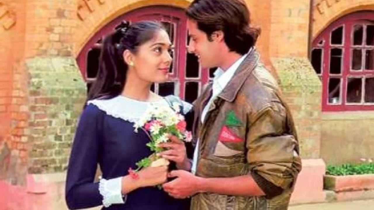 या सगळ्या परिस्थितीतही तिची जिद्द कमी झाली नाही. शुद्धीवर आल्यानंतर दुसऱ्याच दिवशी ती थेट चित्रपटाच्या सेटवर पोहोचली आणि तिने चित्रपटाचे शूटिंग केलं. आज ती चित्रपटांमध्ये सक्रिय नसली तरी तिचा जीवनाकडे पाहण्याचा दृष्टिकोन अत्यंत सकारात्मक आहे.