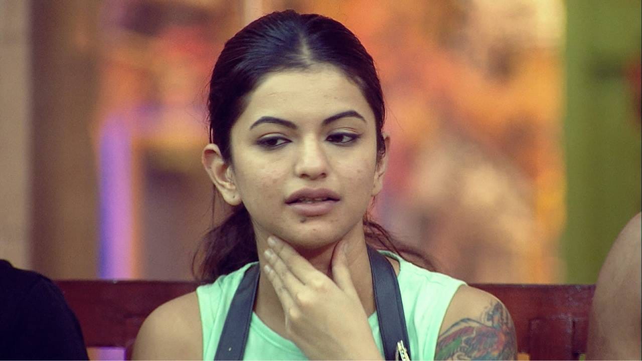 तर अनुश्री माने आधीच बाद होऊ शकते. अनुश्री पैशांची बॅग घेऊन बिग बॉसच्या घराला रामराम करणार, असा अंदाज राखी सावंतने वर्तवला आहे. तर टॉप 2 स्पर्धकांमध्ये राकेश बापट आणि तन्वी कोलते यांच्यात चुरस रंगण्याची शक्यता असल्याचं तिने म्हटलंय.
