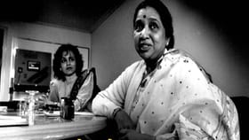 आशा भोसले इन्स्टाग्रामवर भारतातल्या फक्त एकाच गायकाला फॉलो करायच्या